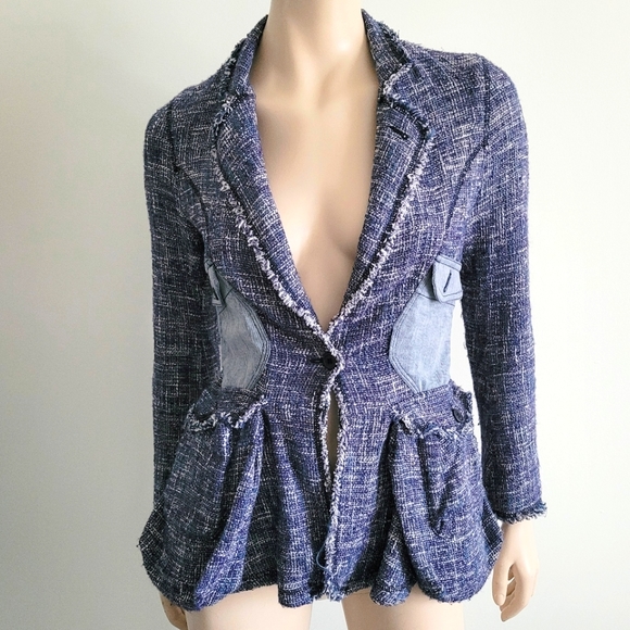 Fitted Textured Blazer with Frayed Edges - Picture 1 of 16